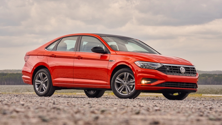Спортивный седан Volkswagen Jetta GLI окажется самым дорогим